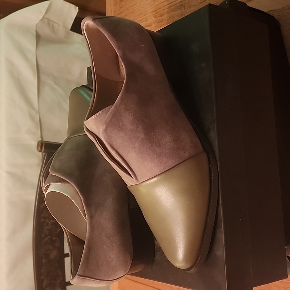 Tahari size 7 taupe